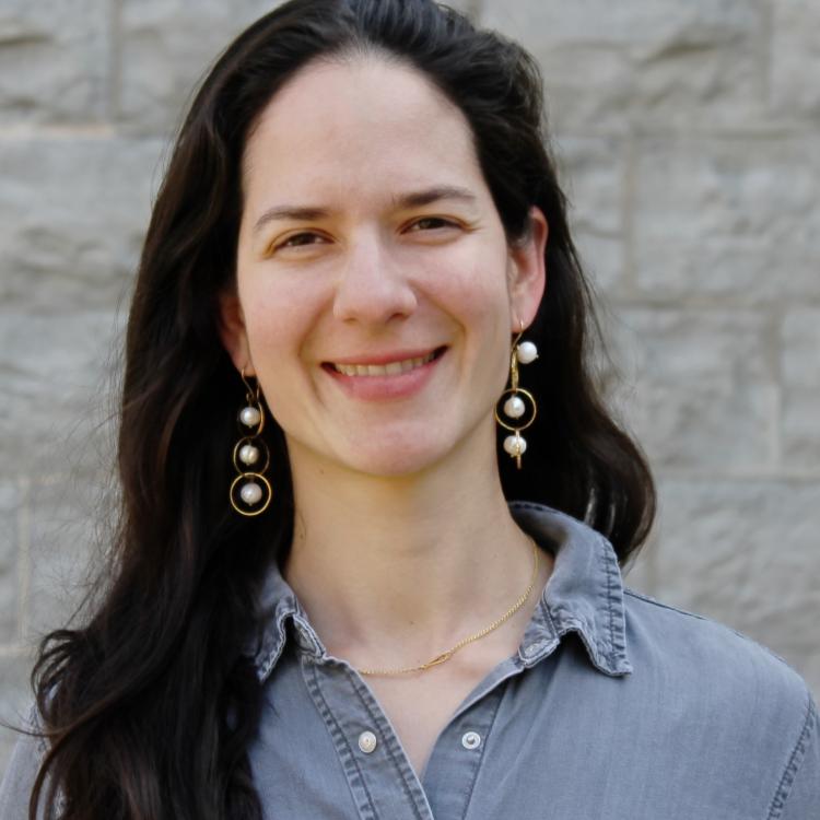 Dr.  Camila Arango-Ferreira